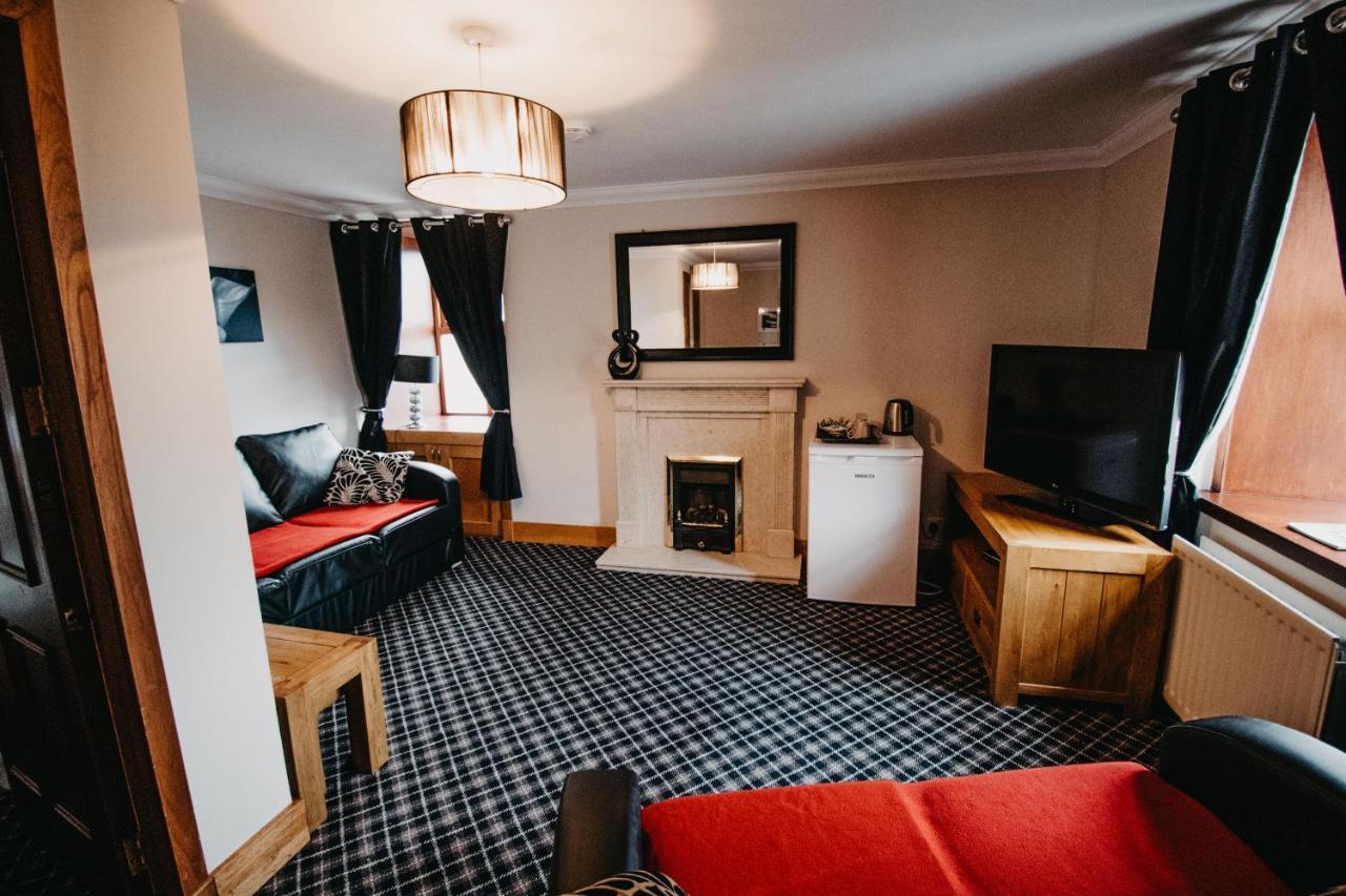 Seafield Arms Hotel Whitehills Exterior photo